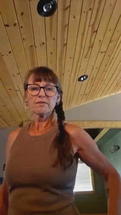 Kundinnen-Video (deutsche Untertitel)